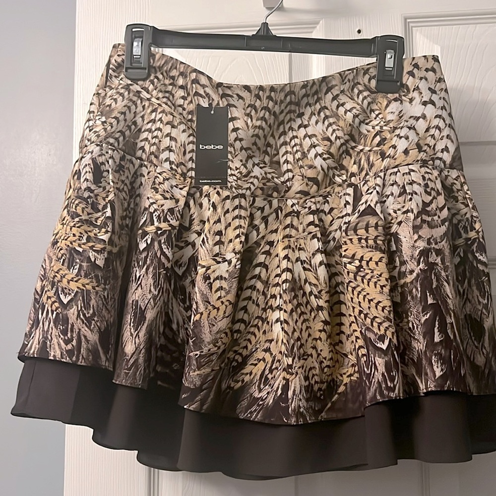 17 inch mini skirt, brown and tan has a zipper on the side of the skirt